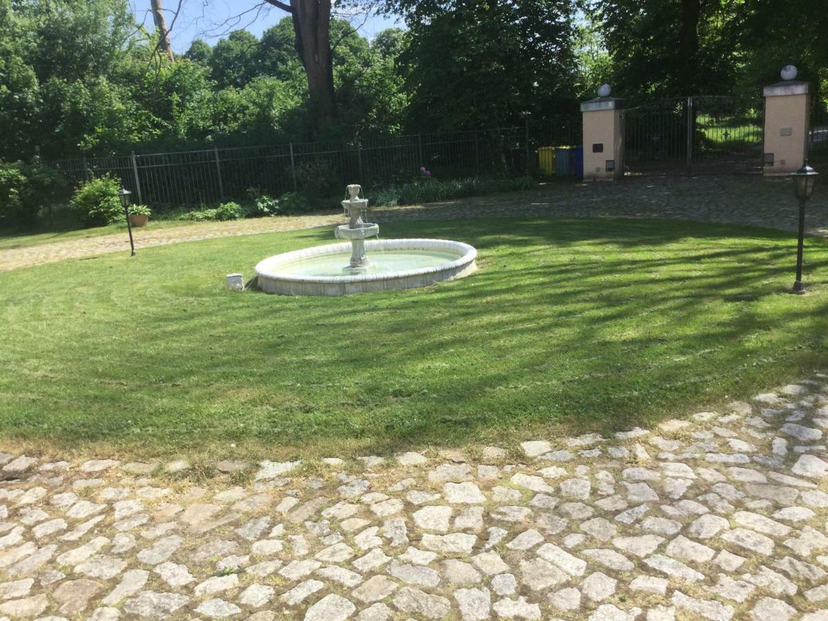Exklusive Ferienwohnungen Im Gutshaus Viezen Bernitt Exteriör bild
