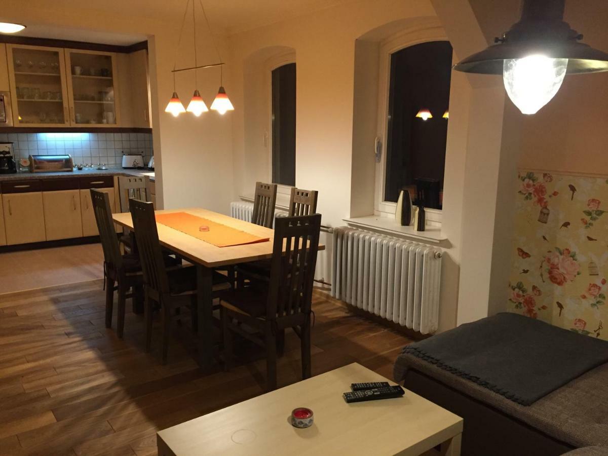 Exklusive Ferienwohnungen Im Gutshaus Viezen Bernitt Exteriör bild